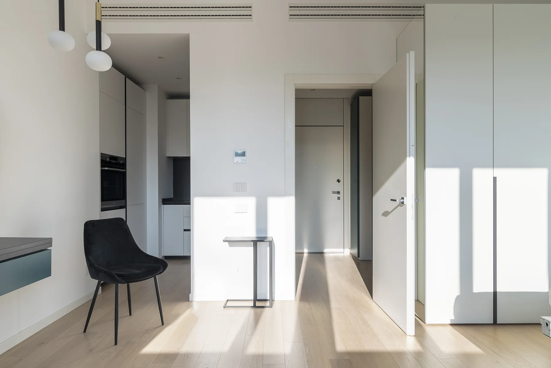 Interni luminosi suite easyhomes Largo Corsia dei Servi 11