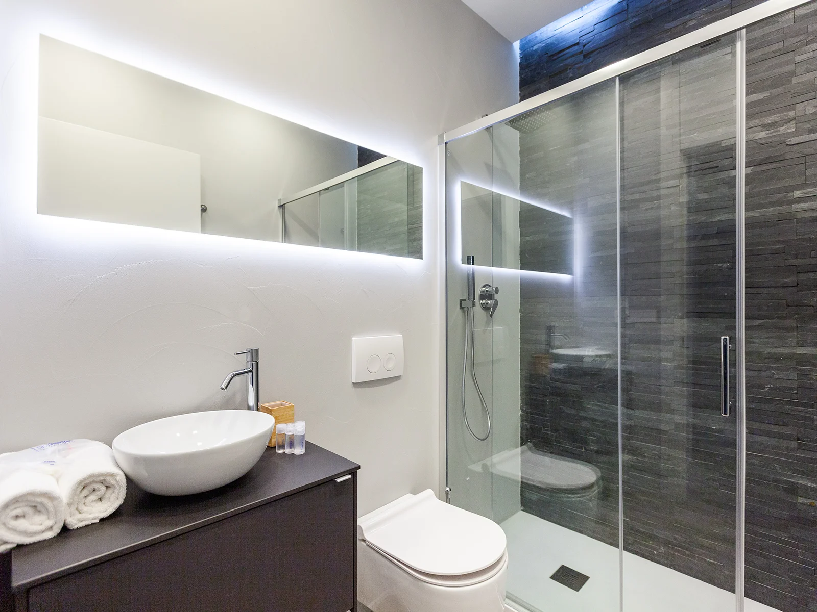 Vista completa bagno privato appartamento Milano centro