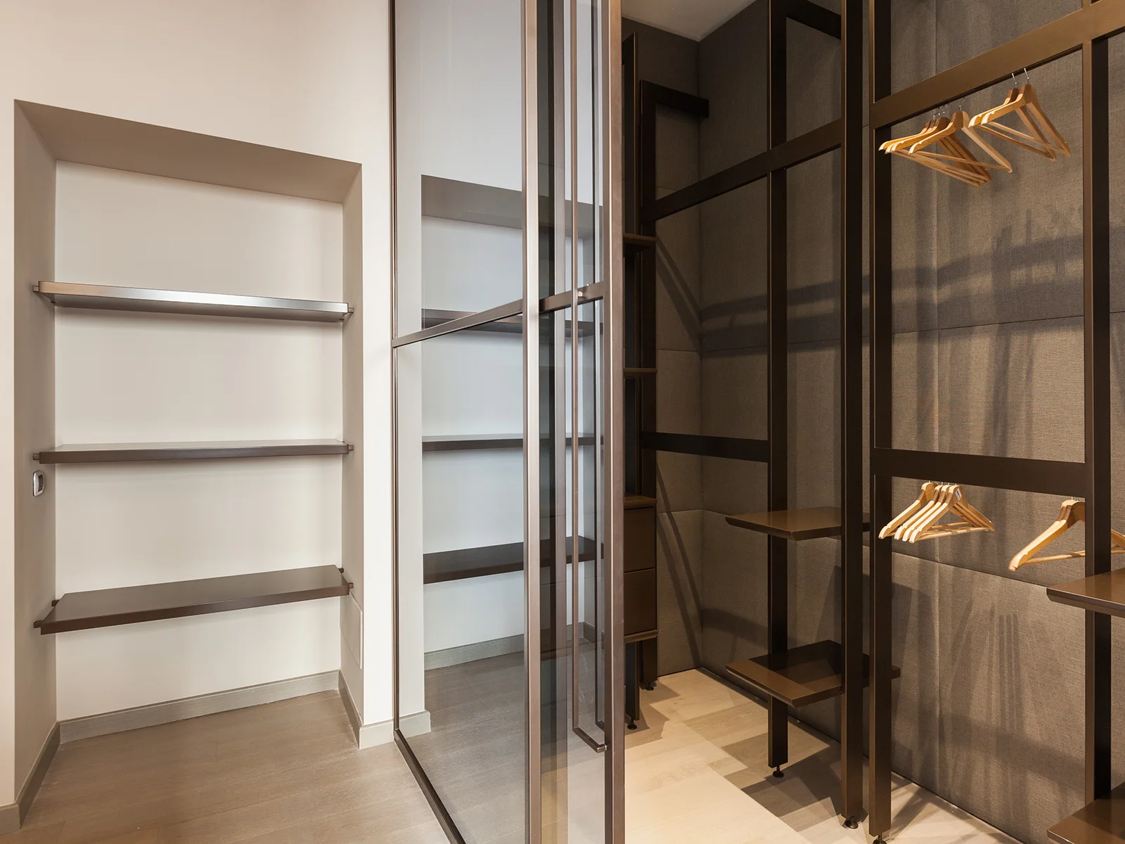 Dettaglio cabina armadio Duomo Suites Trilo spazio guardaroba