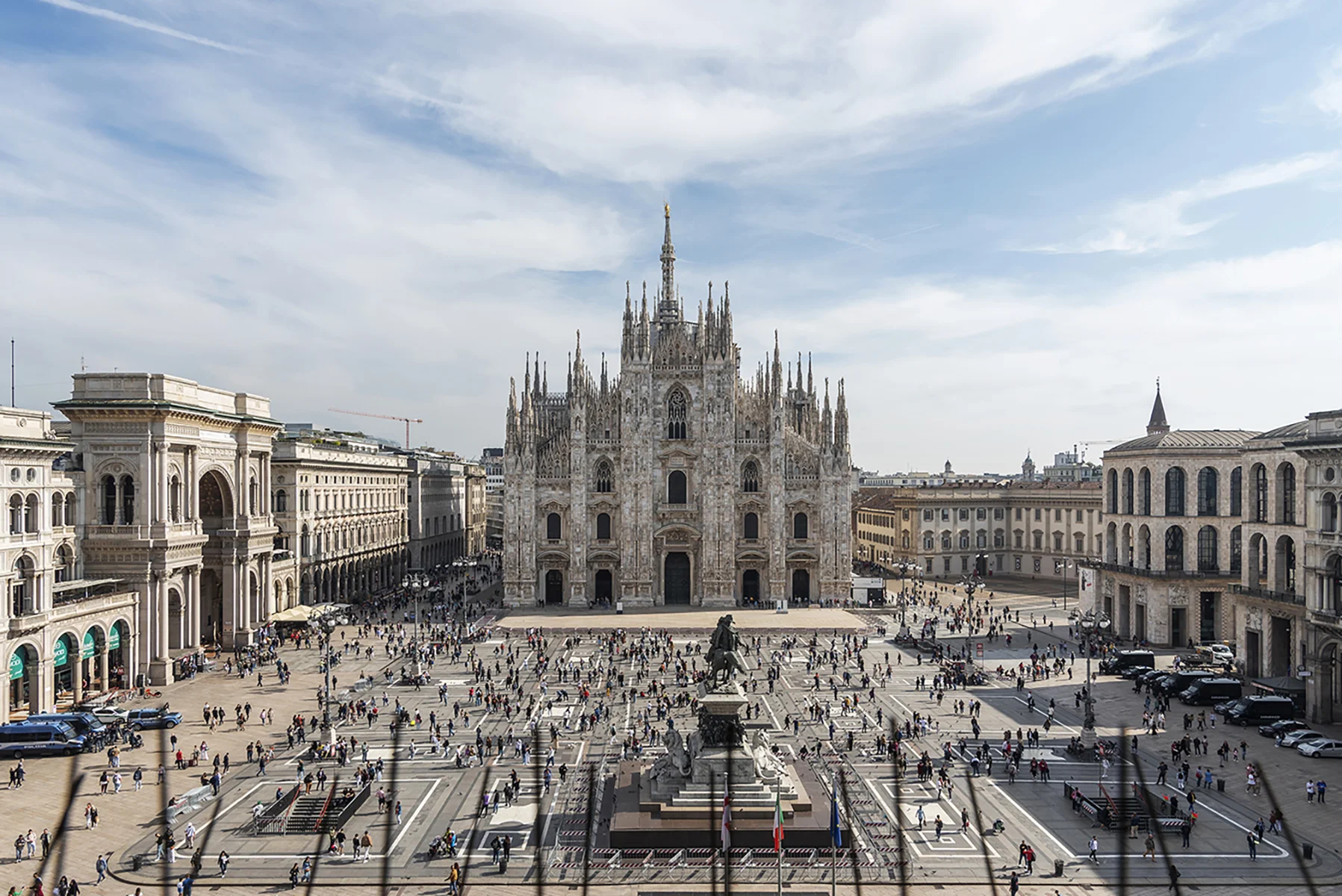 Vista su Piazza Duomo da balcone francese appartamento