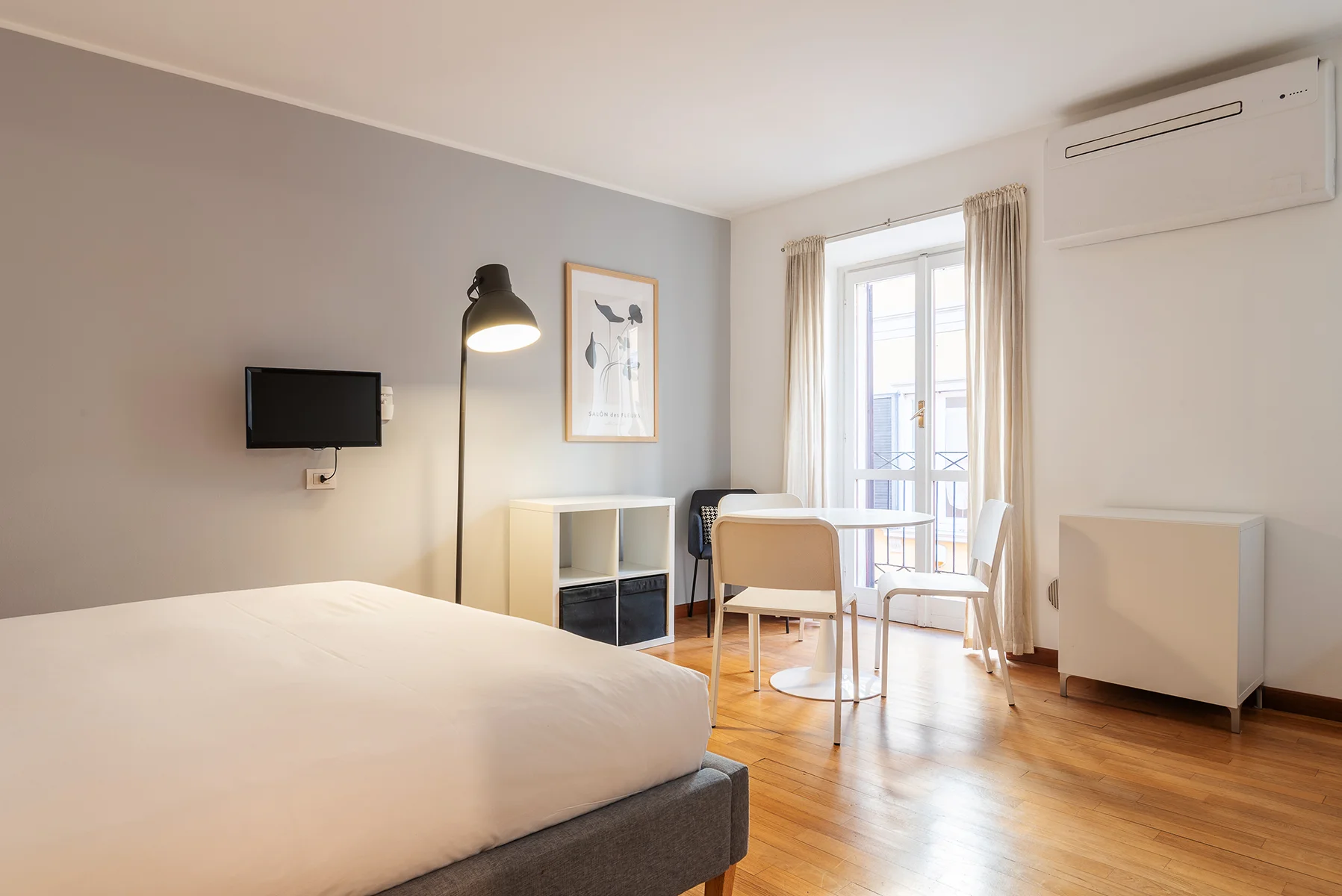 Interni luminosi monolocale 35mq design contemporaneo