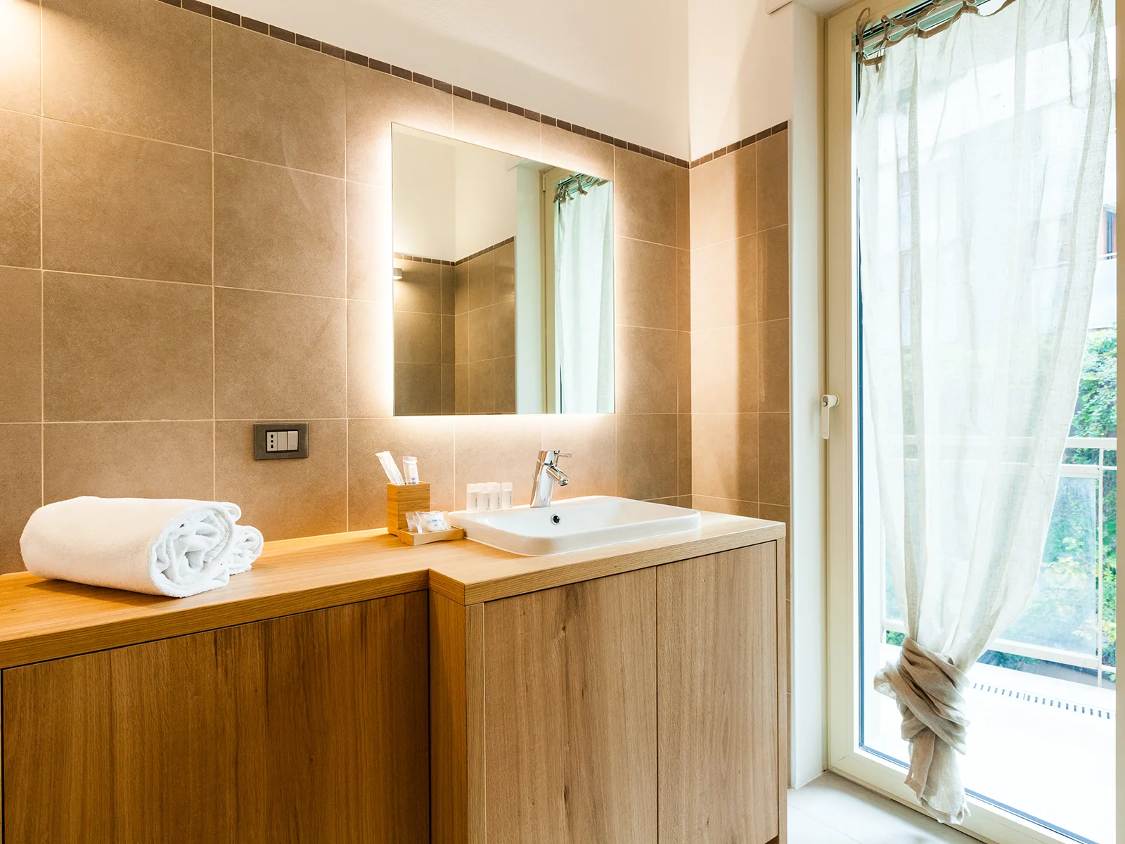 Bagno moderno con doccia appartamento 60mq Milano