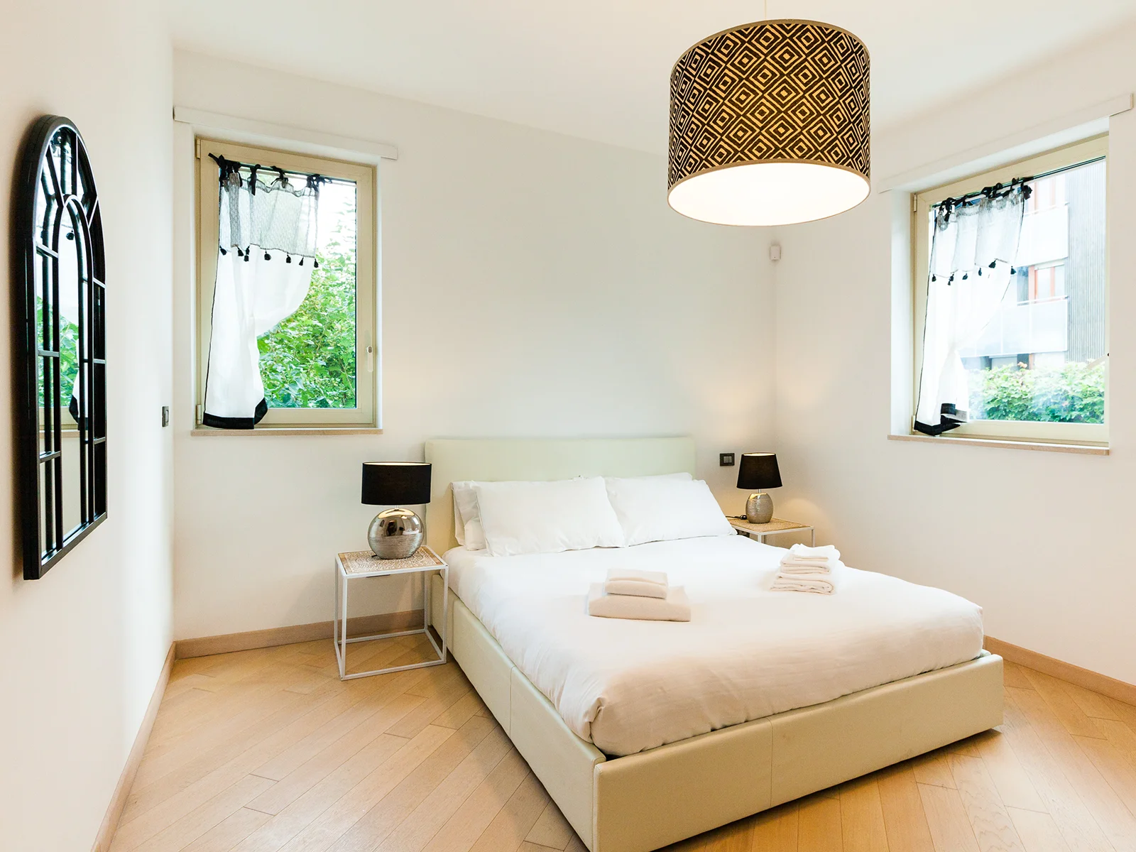 Camera da letto matrimoniale design contemporaneo Milano